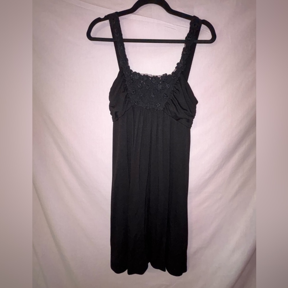 Elle Elegant Black Midi Dress
